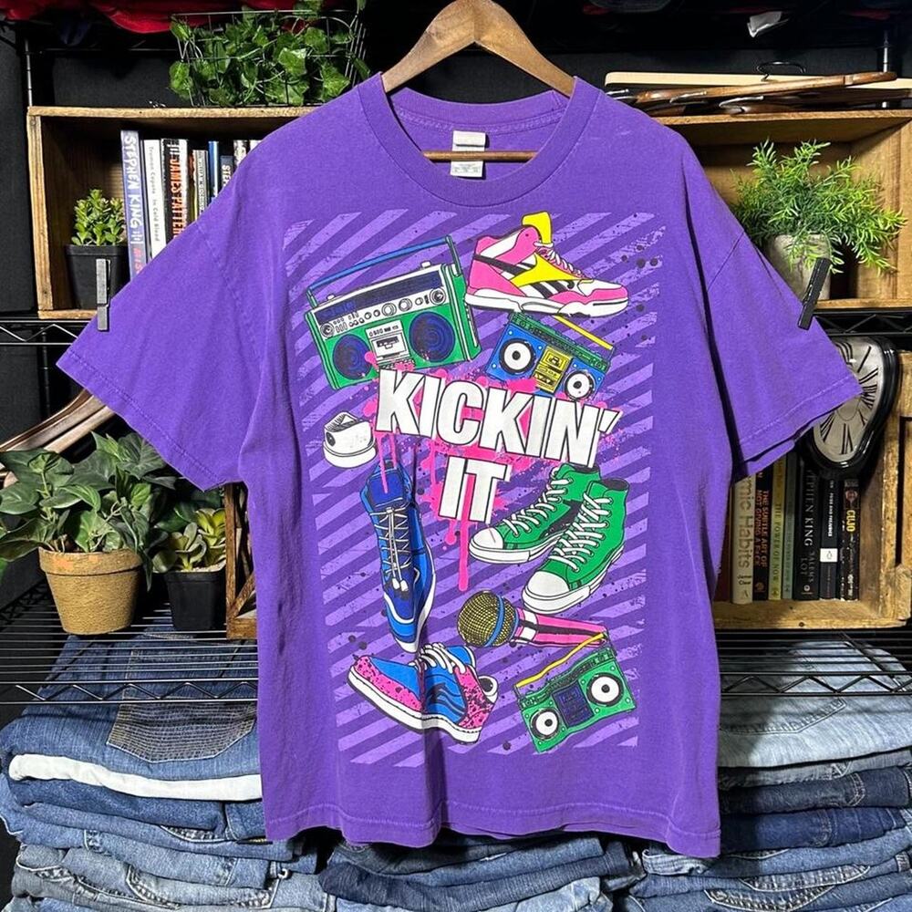 Vintage Kickin’ It Skater Graphic Tee Mens XL Purple Sneaker Party Shirt